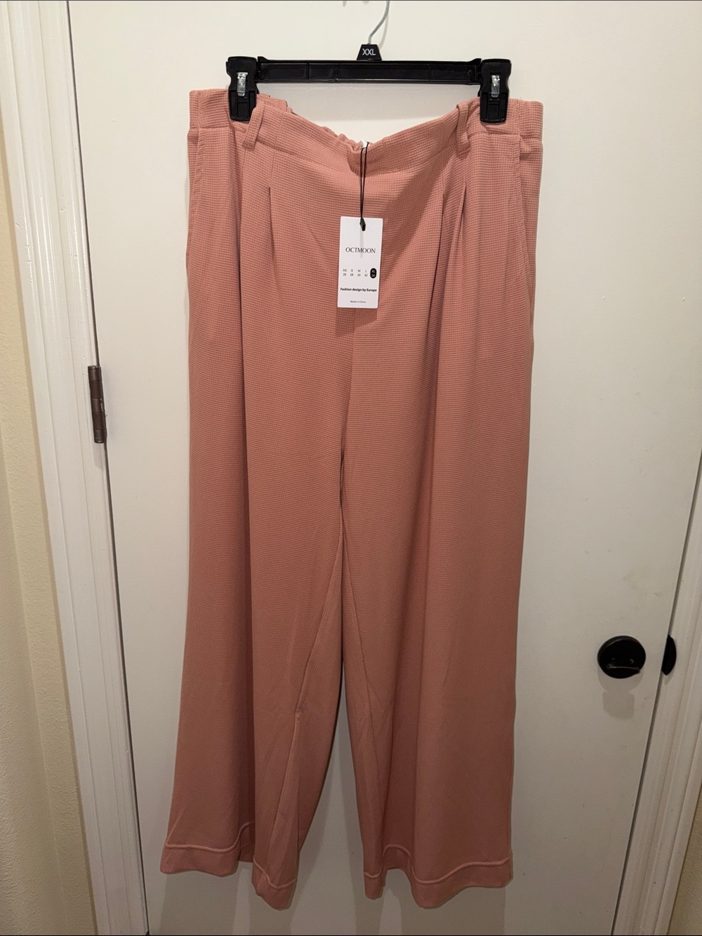 Wide-Leg Pink Pants - Picture 3 of 5